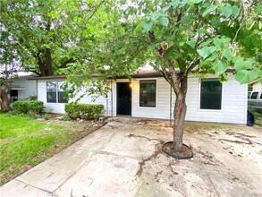 6211 Club Terrace in Austin, TX - Building Photo - Building Photo