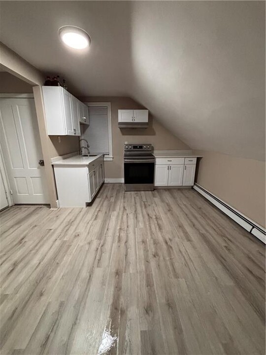 100 Vandewater St in Providence, RI - Building Photo