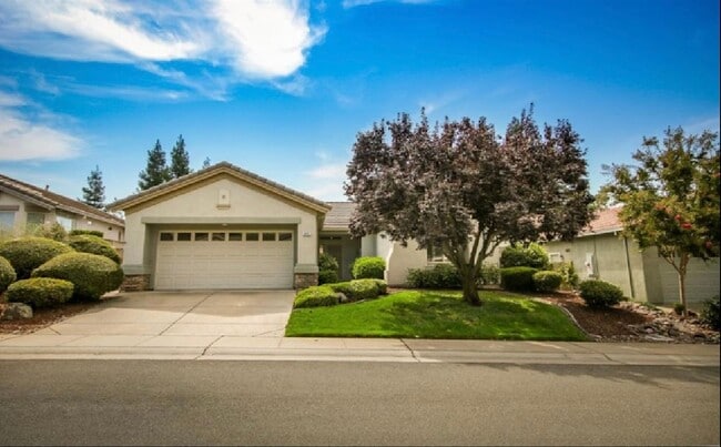 property at 885 Magnolia Ln