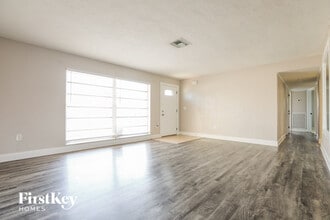 63 Rotonda Cir in Rotonda West, FL - Building Photo - Building Photo
