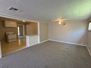 118 Jonquil St in Lake Jackson, TX - Building Photo - Building Photo