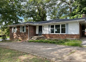1112 Oak Dr in Elizabethtown, KY - Building Photo