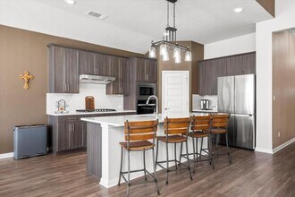 623 Sue Peaks Lp in Dripping Springs, TX - Building Photo - Building Photo