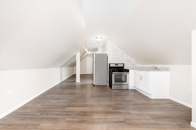 2246 S Albany Ave, Unit 4F in Chicago, IL - Building Photo - Building Photo