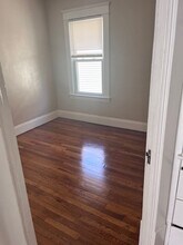 2205 Edgewood Rd, Unit 2nd in Cleveland Heights, OH - Building Photo - Building Photo