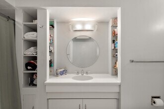 270 Beacon St, Unit 3 in Boston, MA - Foto de edificio - Building Photo