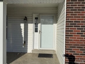 733 Pecan Hill Dr in St. Charles, MO - Foto de edificio - Building Photo