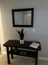 625 S Royal Crest Cir, Unit 16 in Las Vegas, NV - Building Photo - Building Photo