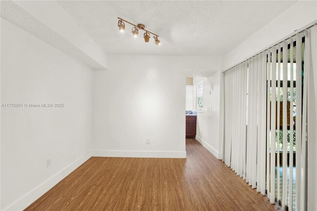 1150 N Liberty Ave in Homestead, FL - Building Photo - Building Photo
