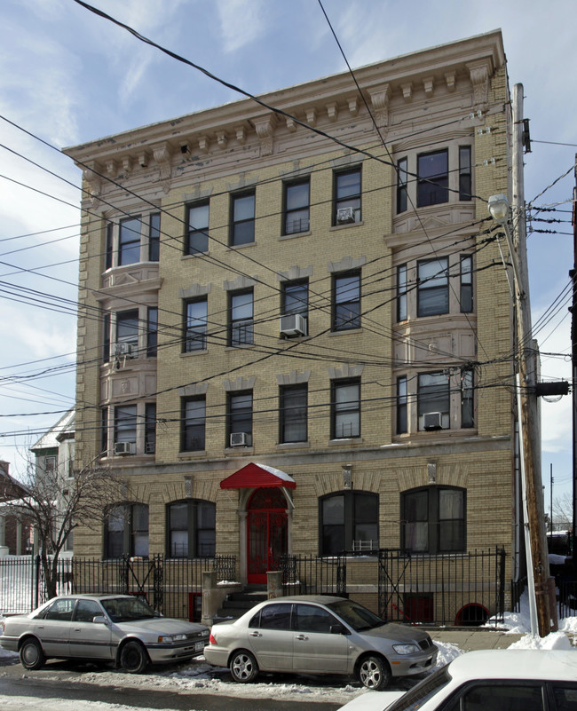 14 S 10th Ave in Mount Vernon, NY - Foto de edificio - Building Photo