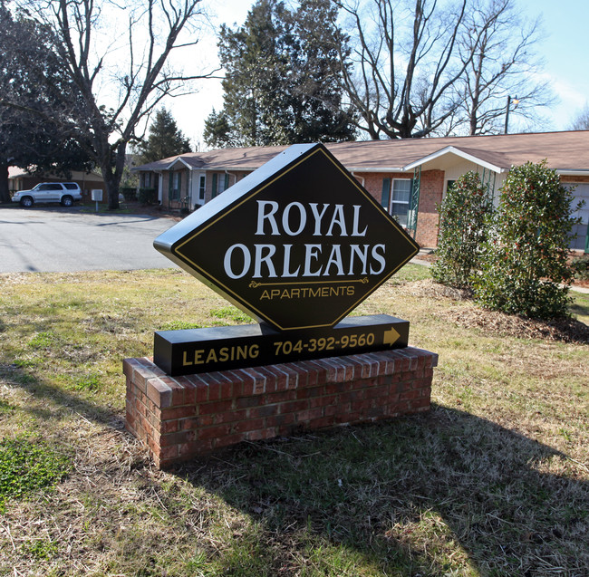 Royal Orleans Apartments in Charlotte, NC - Building Photo - Building Photo