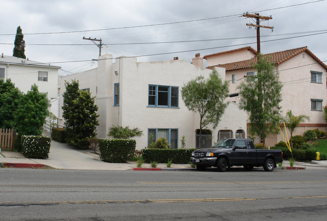 1718 Robinson Ave in San Diego, CA - Foto de edificio