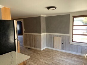2412 Beach Dr in Fox River Grove, IL - Building Photo - Building Photo