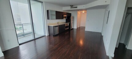 90 SW 3rd St, Unit 1805 in Miami, FL - Building Photo - Building Photo