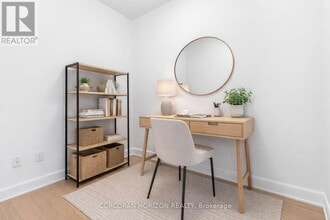 3240 William Coltson Ave in Oakville, ON - Building Photo - Building Photo