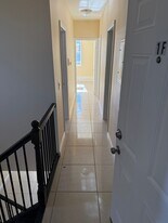 183 Thorne St, Unit 1F in Jersey City, NJ - Building Photo