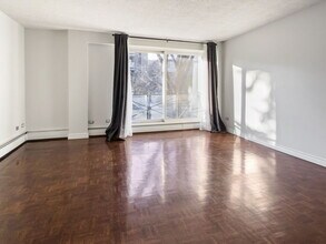 120-124 24 Ave SW in Calgary, AB - Building Photo - Building Photo