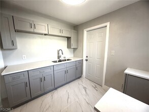 3350 Apache St in Ft. Myers, FL - Foto de edificio - Building Photo