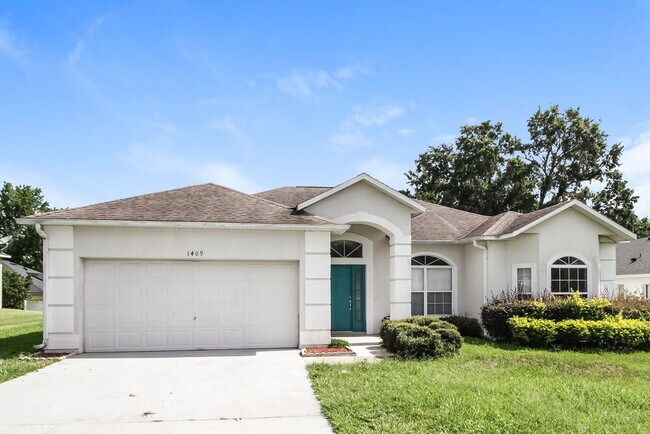 property at 1409 Center St