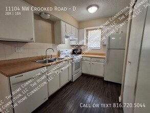 11104 NW Crooked Rd in Parkville, MO - Building Photo - Building Photo