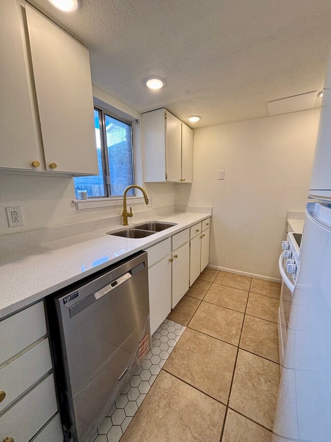 property at 2289-2293 Windsor St