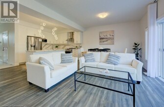 134 Forest Creek Dr in Kitchener, ON - Building Photo - Building Photo