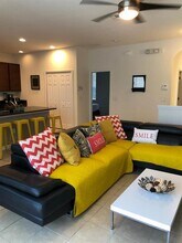 921 Las Fuentes Dr in Kissimmee, FL - Building Photo - Building Photo