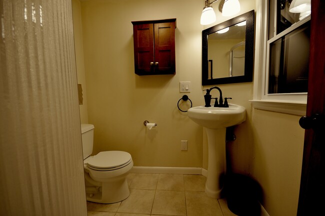 32 Weaver St in Greenwich, CT - Building Photo - Building Photo