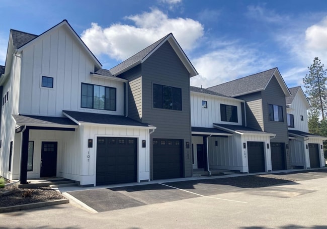 1007 W Grove Way in Coeur d'Alene, ID - Building Photo - Building Photo