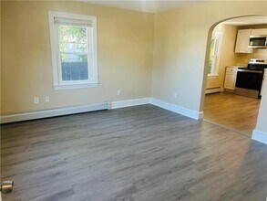 1049 Central Ave in Pawtucket, RI - Building Photo - Building Photo