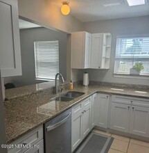 757 2nd St S in Jacksonville Beach, FL - Foto de edificio - Building Photo