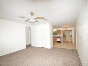 113 Arrowhead Dr in Huachuca City, AZ - Foto de edificio - Building Photo