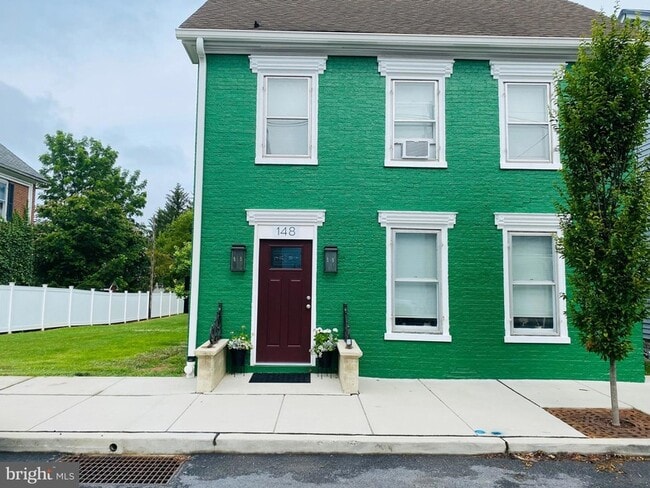 property at 148 N Carlisle St