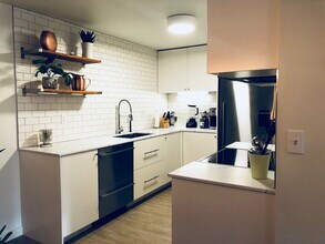 514 NE 85th St, Unit A in Seattle, WA - Building Photo - Building Photo