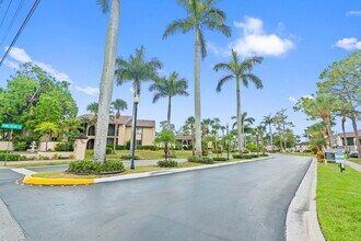 441 Pine Glen Ln in Greenacres, FL - Building Photo - Building Photo