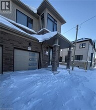 879 Douro St in Stratford, ON - Building Photo - Building Photo