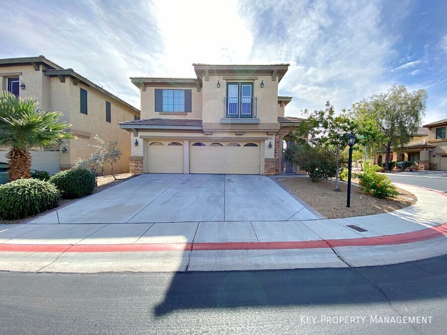 9057 Spinning Wheel Ave in Las Vegas, NV - Building Photo