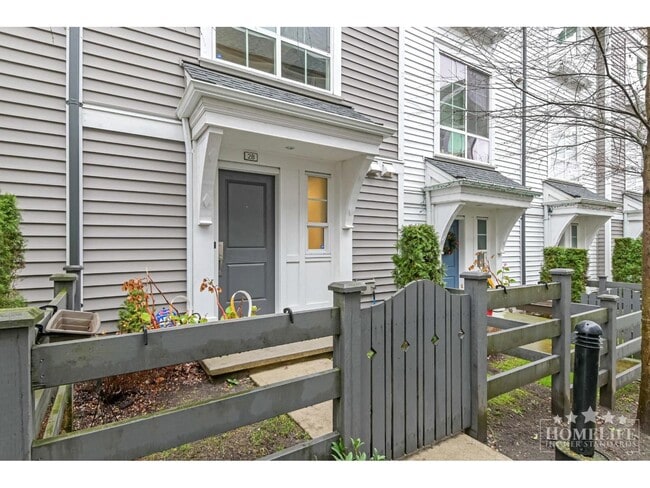 2838 Livingstone Ave in Abbotsford, BC - Building Photo - Building Photo