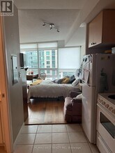 219 Fort York Blvd in Toronto, ON - Building Photo - Building Photo