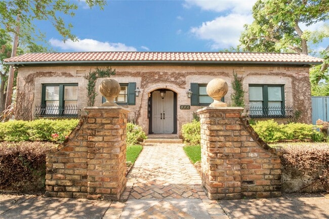 1001 Bomar St in Houston, TX - Building Photo - Building Photo