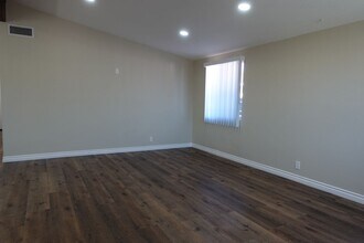 38467 36th St E in Palmdale, CA - Building Photo - Building Photo