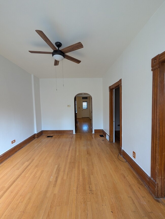 1935 N Leavitt St, Unit 1935 North Leavitt 1 in Chicago, IL - Building Photo - Building Photo