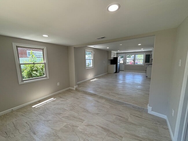 247 Carroll Rd in Glen Burnie, MD - Building Photo - Building Photo