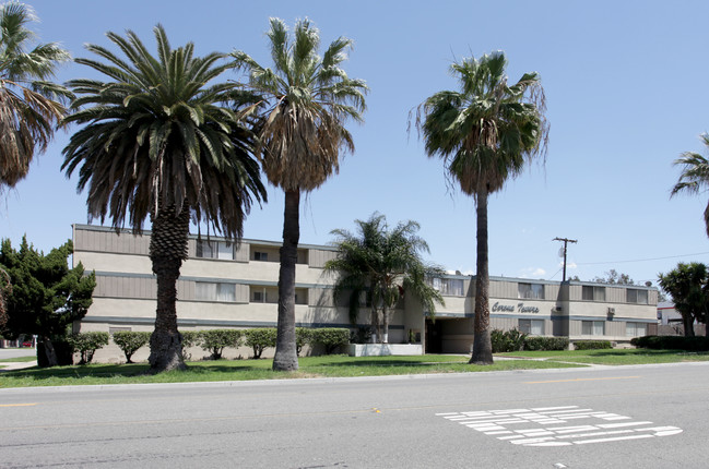 Grand in Corona, CA - Foto de edificio - Building Photo