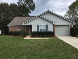 21 Hoffren Dr in Fairhope, AL - Building Photo