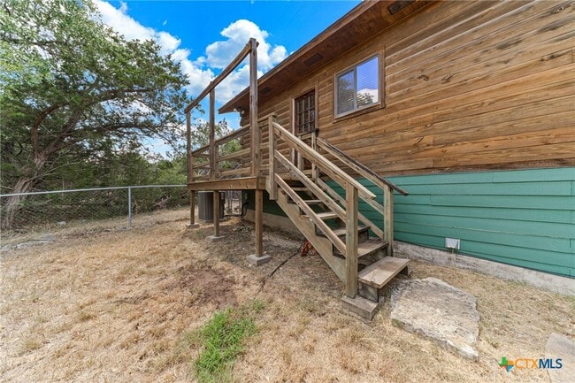 property at 1466 Bonnyview Dr