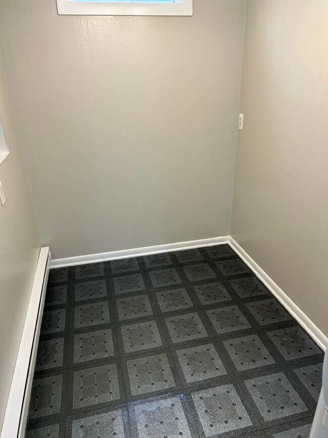 405 1st St, Unit Apt #1 in Trafford, PA - Building Photo - Building Photo