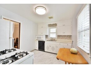 3031 Queen Ave N in Minneapolis, MN - Building Photo - Building Photo