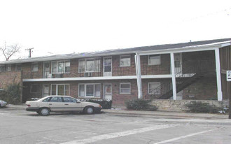 6701 Pershing Rd Apartamentos