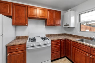 Omni Apartments in Bergenfield, NJ - Building Photo - Building Photo